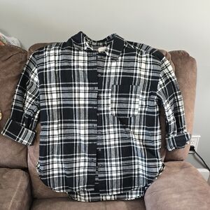 Universal Thread Womens Plaid Button Down Shirt